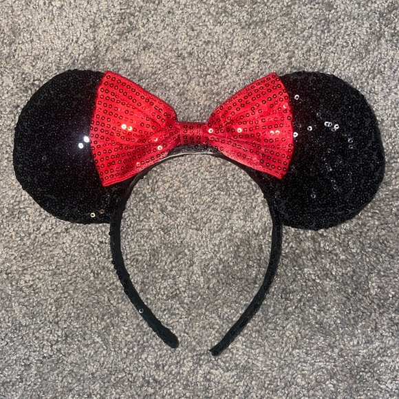 Disney Mickey ears - Picture 1 of 1